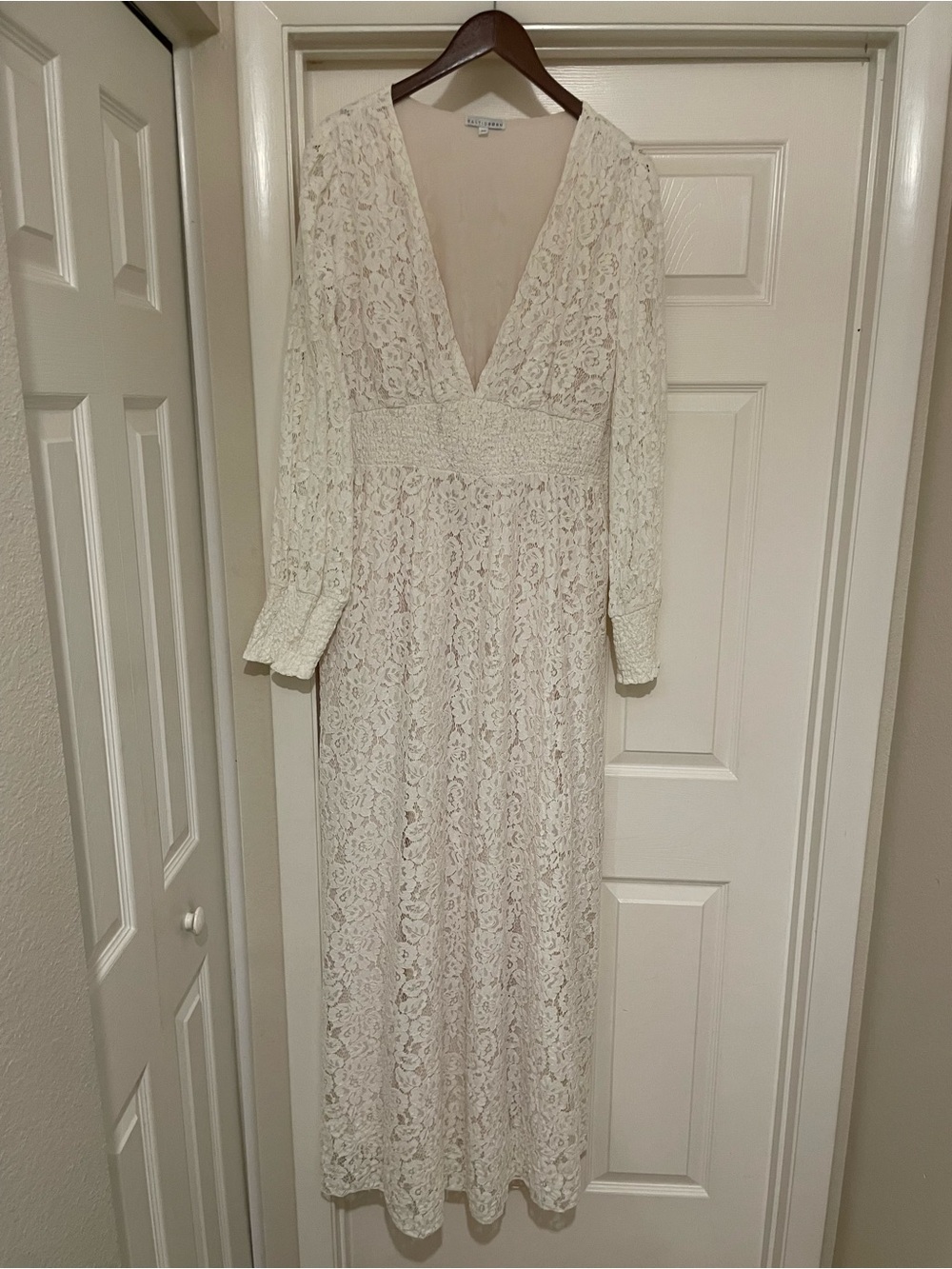 Baltic Born 3X Ivory Lace Maxi Dress Boho Romantic Long Sleeve Plus Size - Picture 3 of 5